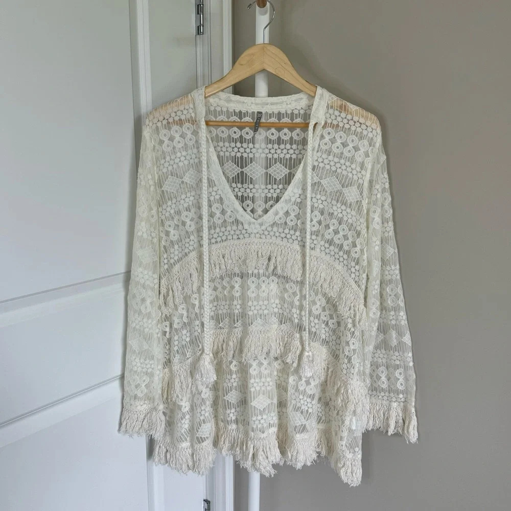 Amiana White Lace Tunic - Picture 3 of 7